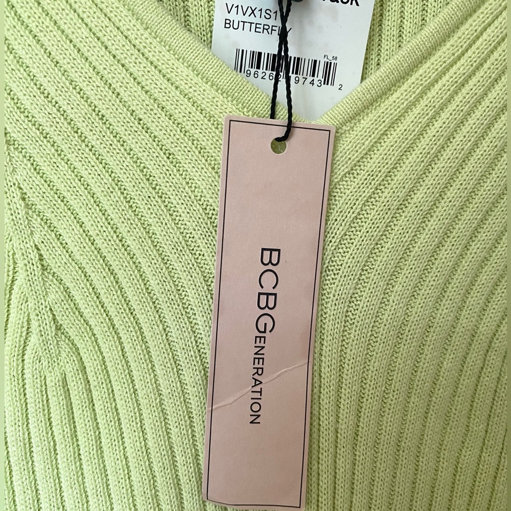 BCBGeneration Green Ribbed Ruffled Top - Picture 4 of 5